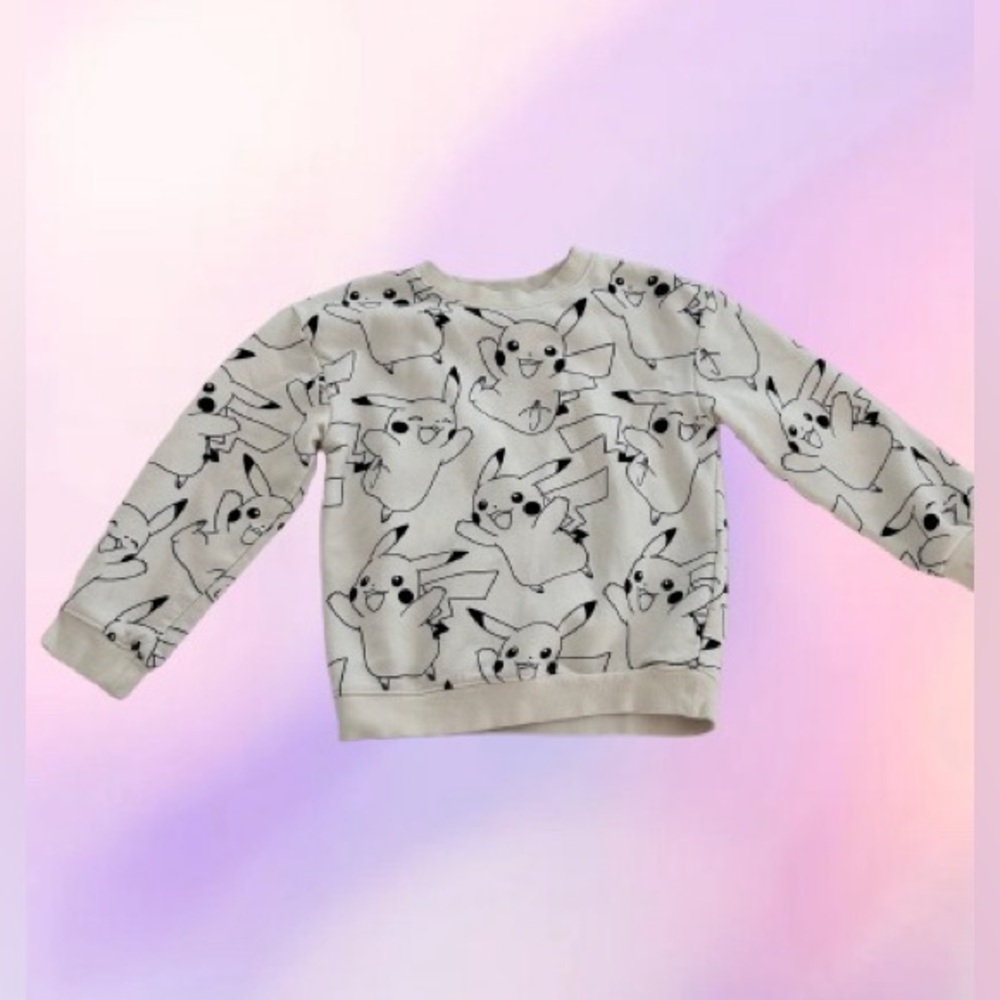 H&M Pikachu Crewneck in Cream - 3/4T